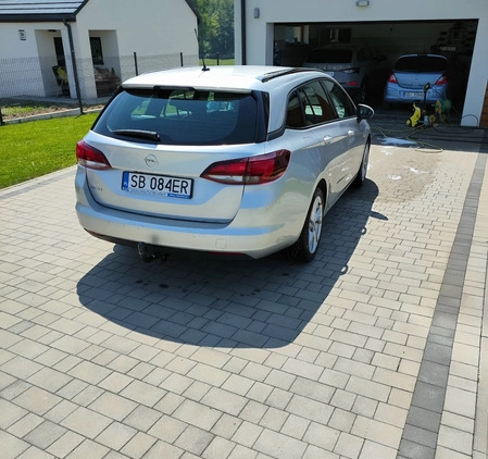 Opel Astra cena 47000 przebieg: 162900, rok produkcji 2019 z Biała małe 56